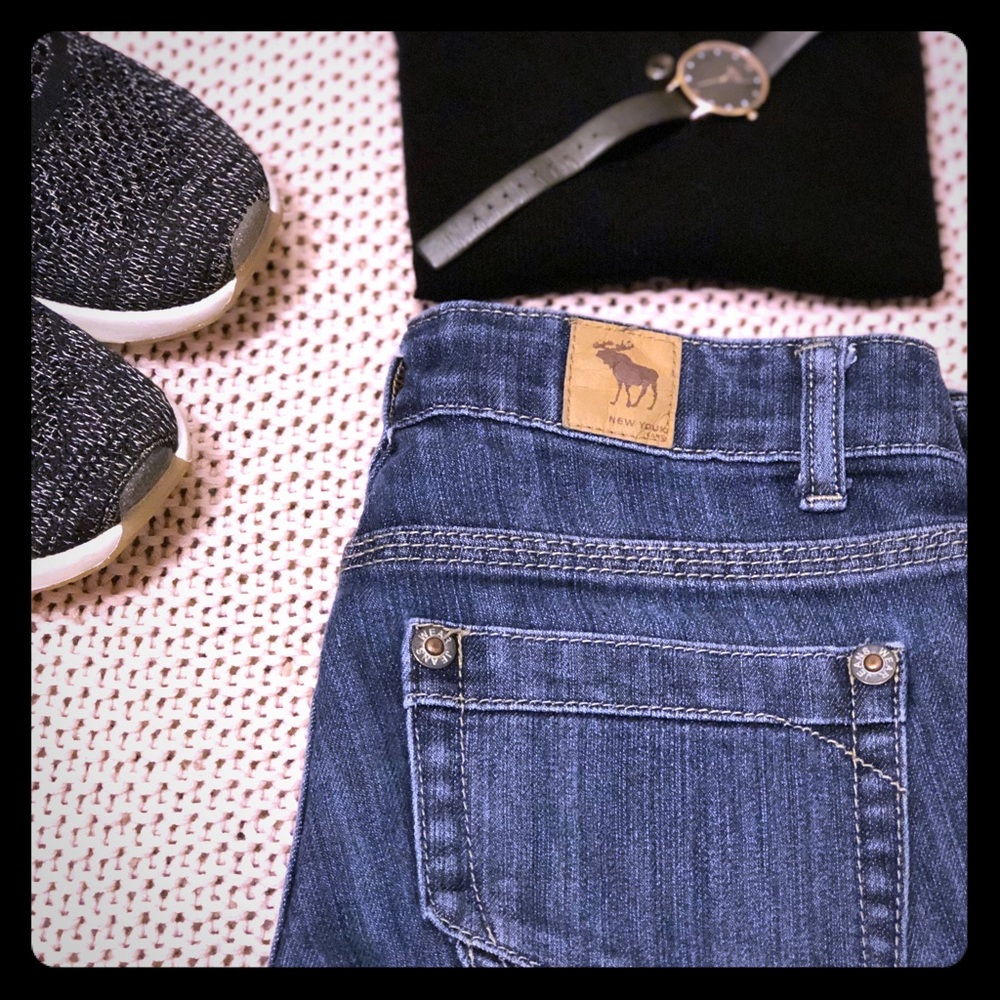 Abercrombie & Fitch - women’s - jean shorts